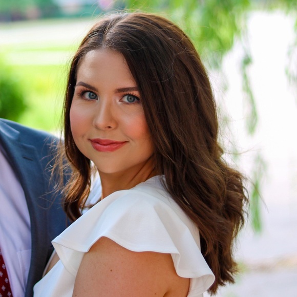 Meet your Posher, Liz - Picture 1 of 1